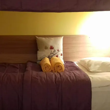 Dzīvoklis Avotu Stabu Private Flats In A Separate House For One Or Couple Riga